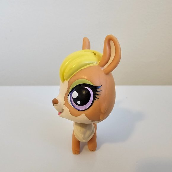 Hasbro Littlest Pet Shop #3965 Yaya Peru Llama Tan Yellow Purple Dot Eyes LPS - Picture 2 of 5